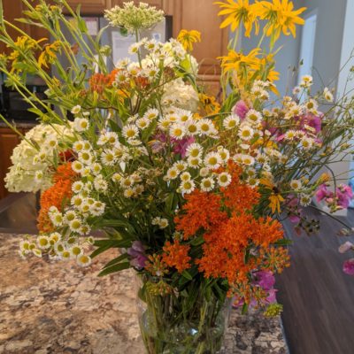 Fig. 15 summer wildflower arrangement_attracts pollinators