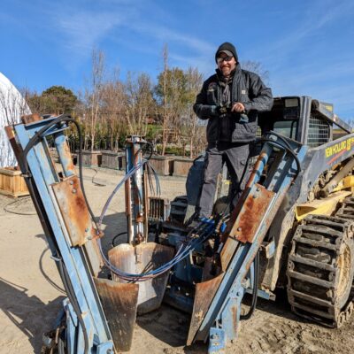 Attaching a hydraulic spade to the front end of a skid steer loader