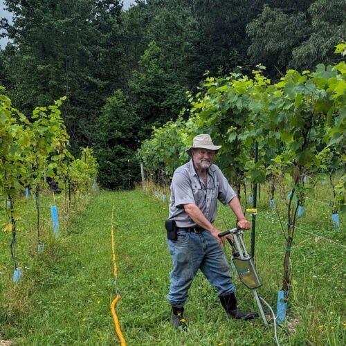 Applying liquid soil amendments by soil injection